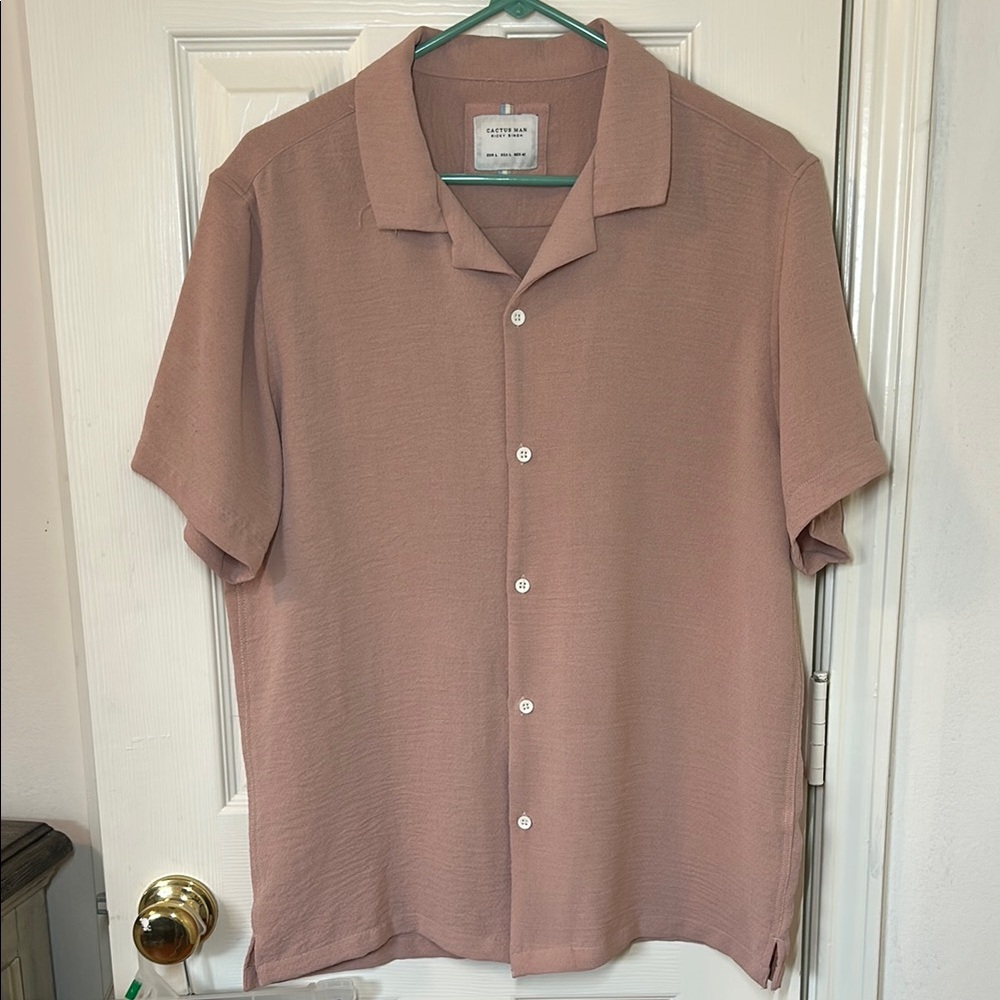 Cactus Man men’s Short Sleeve Casual Buttoned Shirt. Size Large.